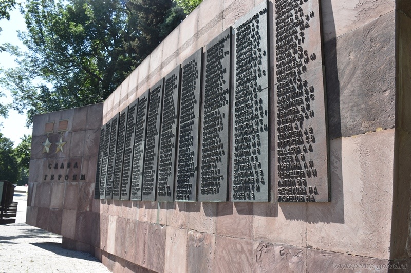 В Пензе приведен в порядок монумент «Слава Героям»