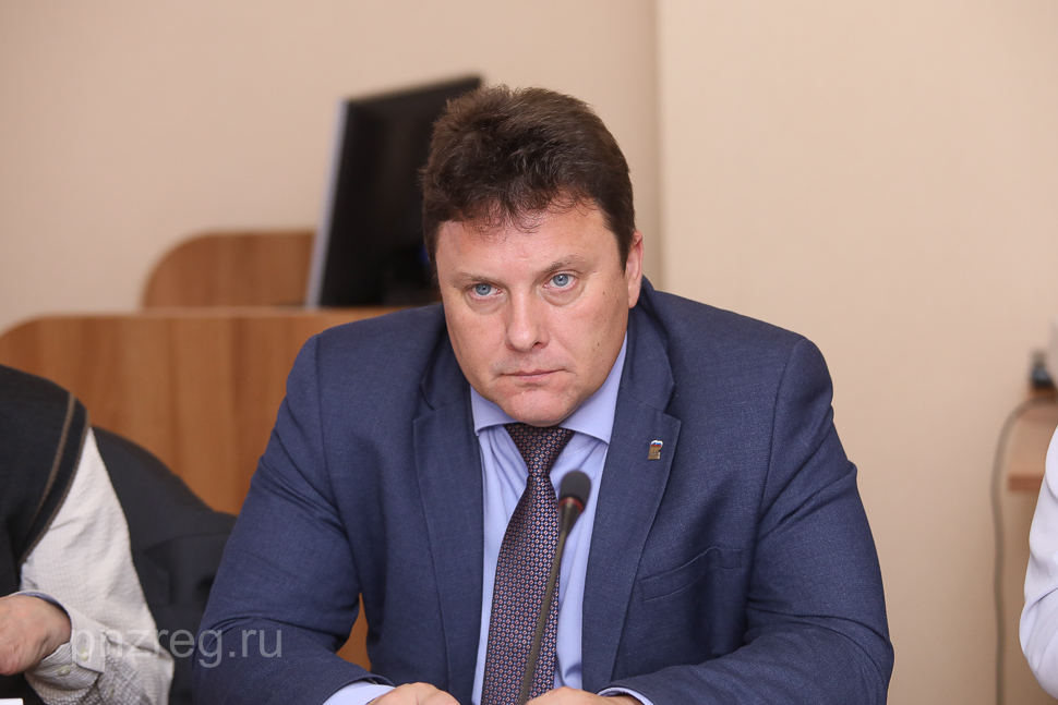 Александр Воронков утвержден в должности главы Бессоновского района
