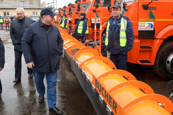Мельниченко выделил более 60 млн рублей на спецтехнику для райцентров