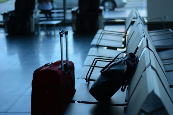 Провожающим могут запретить доступ в аэропорты