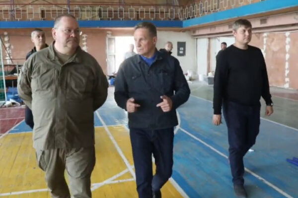 Олег Мельниченко в Токмаке посетил отремонтированные пензенцами объекты